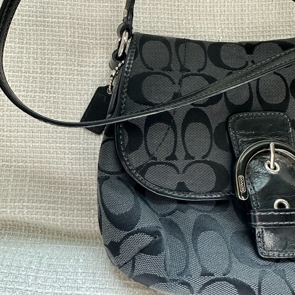 Coach Cross Body Bag - Picture 6 of 9